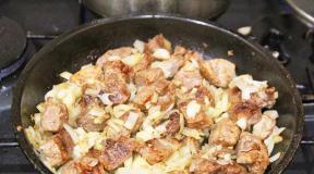 Домашно свинско печено с картофи