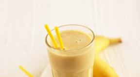 Proteinové koktejly s banánem a mlékem: výhody, recepty Koktejl z tvarohu, mléka a banánu