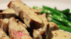 Krēmveida piparu mērce Liellopa steiku mērces piparu recepte