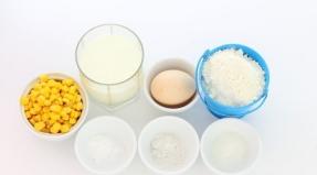 Pune palačinke s kukuruzom, lukom, jajima i začinskim biljem Palačinke od konzerviranog kukuruza i kukuruznog brašna