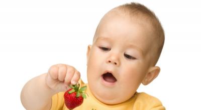 Bebeklerde besin alerjileri: fotoğraflar, tedavi ve semptomlar, ne zaman geçeceği
